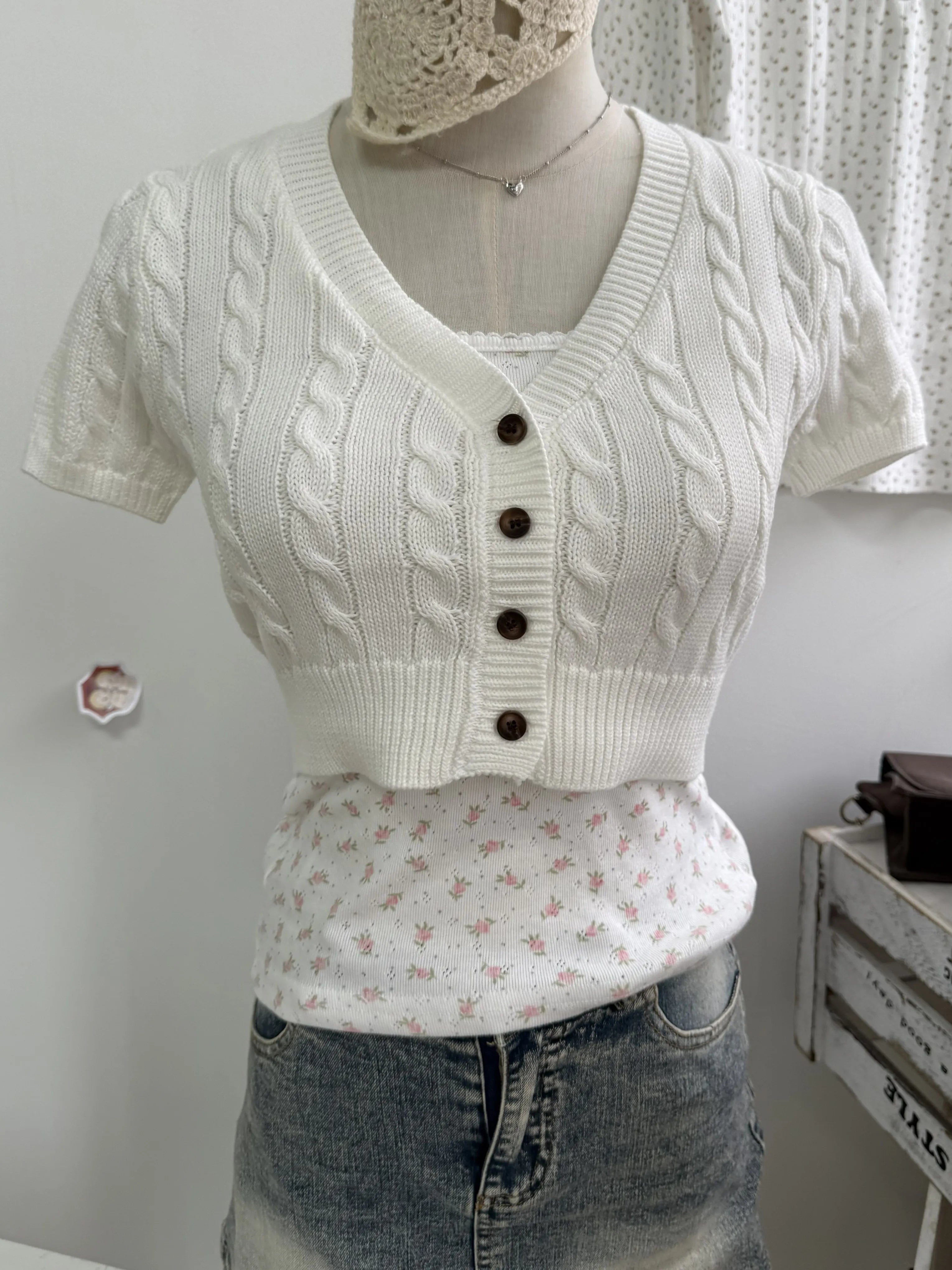 Solid Twist Flower Knitted Cropped Cardigan Woman V-Neck Single Breasted Short Sleeve Crop Tops Autumn Sweet Cotton Knitwear New